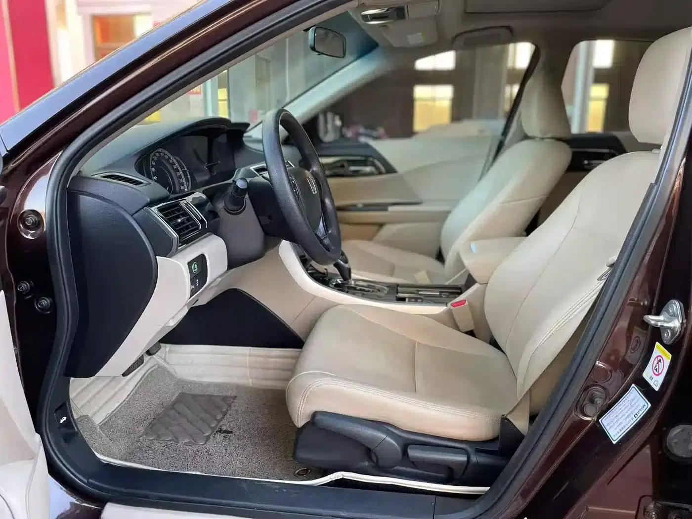 2014 Honda Accord 2.0L LX Comfort Edition — миниатюра 4