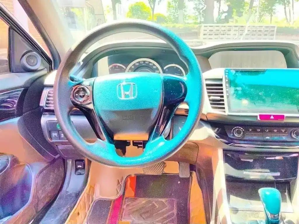 2016 Honda Accord 2.0L Comfort Edition — миниатюра 13
