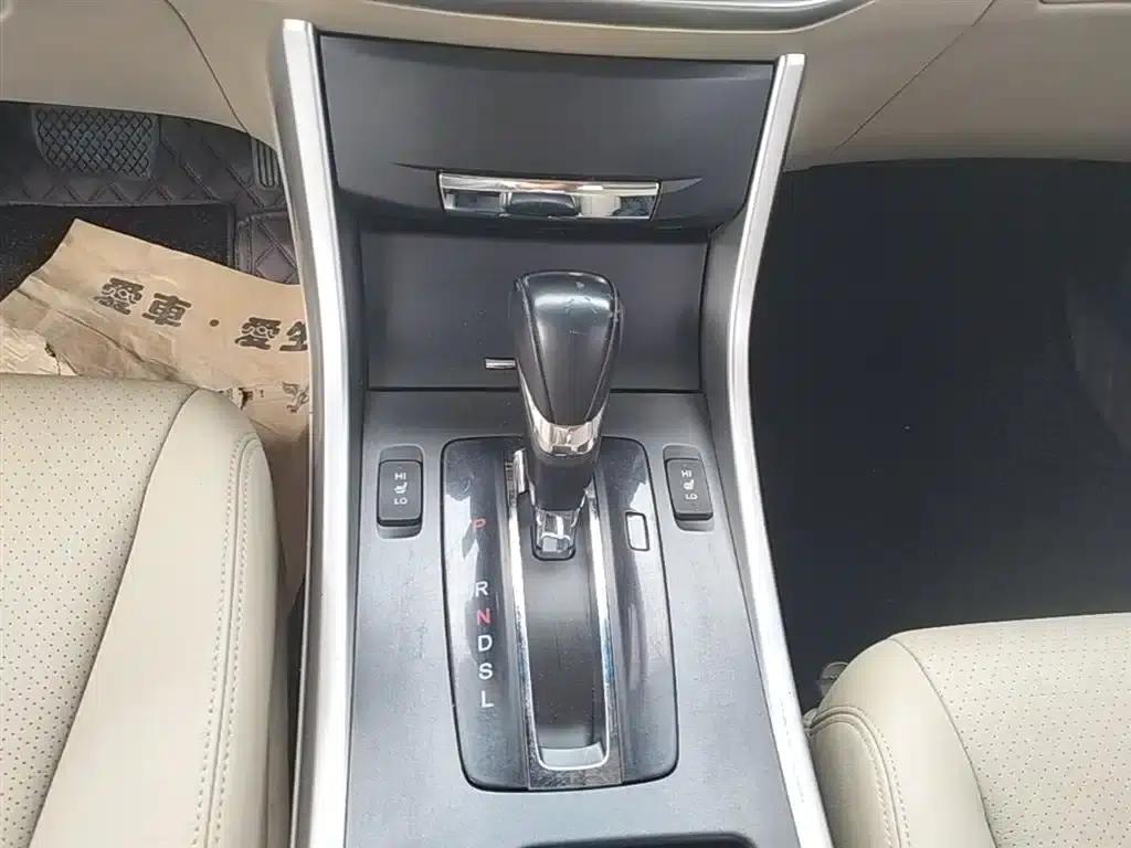 2015 Honda Accord 2.0L LXS Elite Edition — миниатюра 14