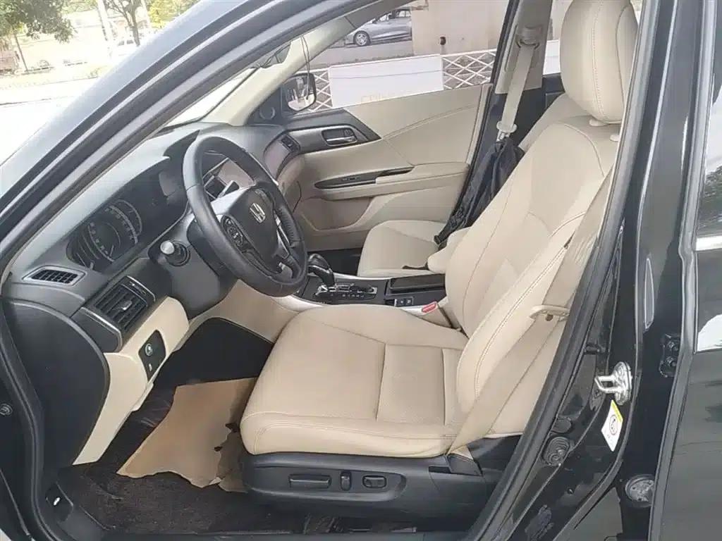 2015 Honda Accord 2.0L LXS Elite Edition — миниатюра 15