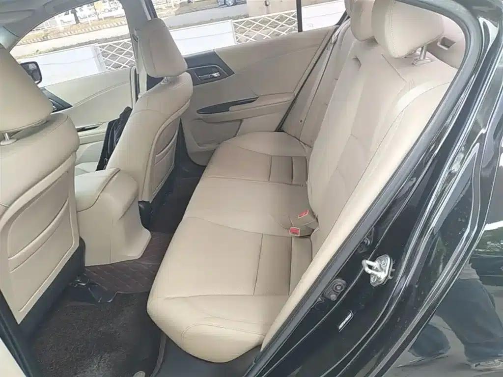 2015 Honda Accord 2.0L LXS Elite Edition — миниатюра 17