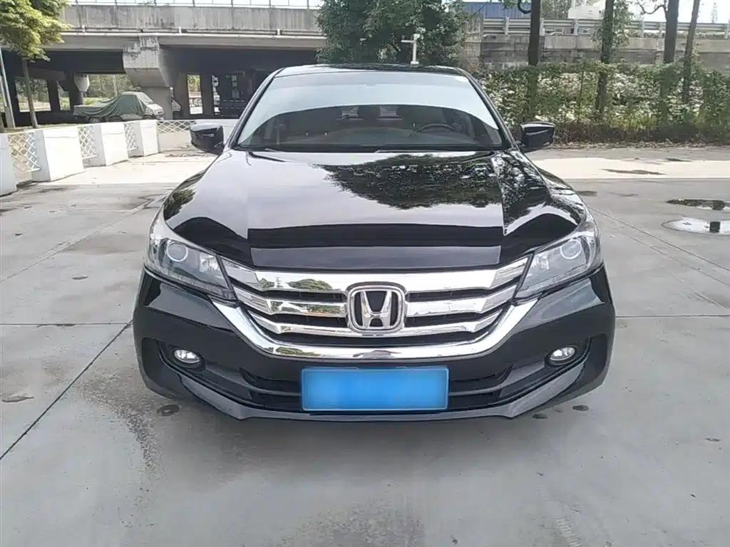 2015 Honda Accord 2.0L LXS Elite Edition — миниатюра 3