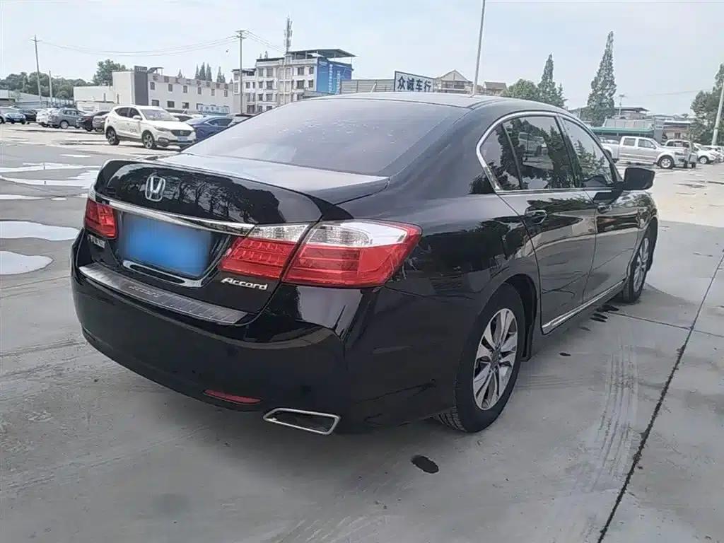 2015 Honda Accord 2.0L LXS Elite Edition — миниатюра 7