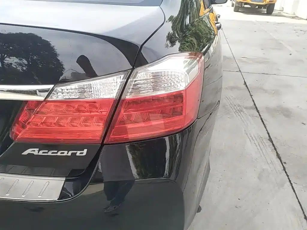 2015 Honda Accord 2.0L LXS Elite Edition — миниатюра 8