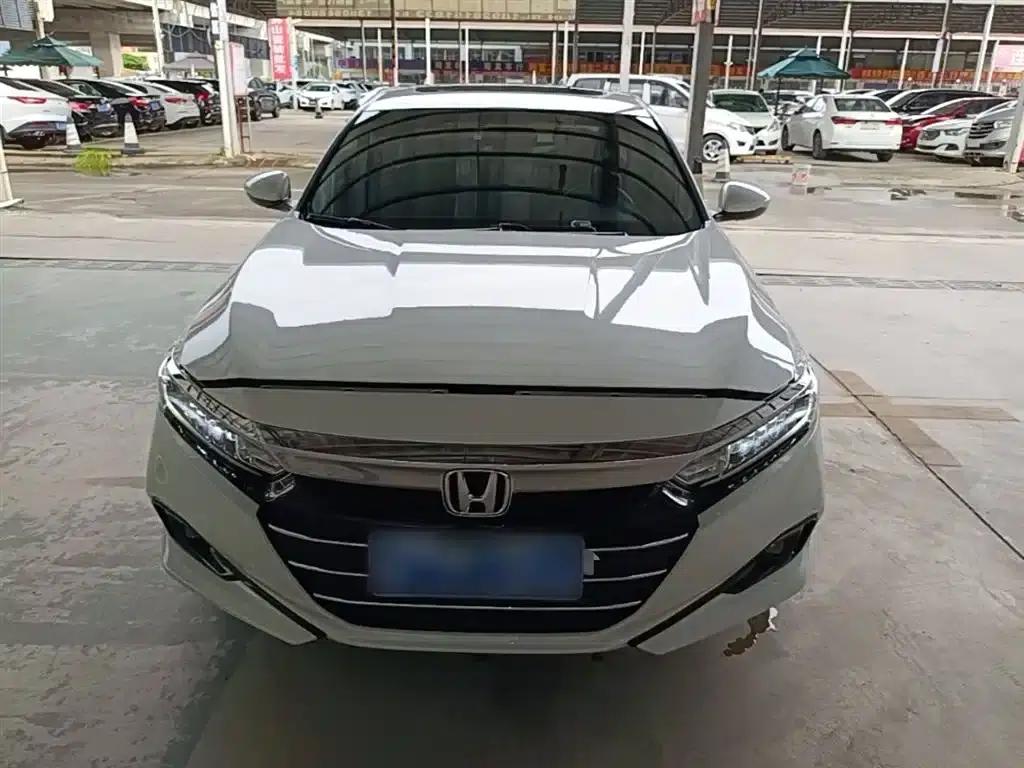 2022 Honda Accord 260TURBO Luxury Edition — миниатюра 3