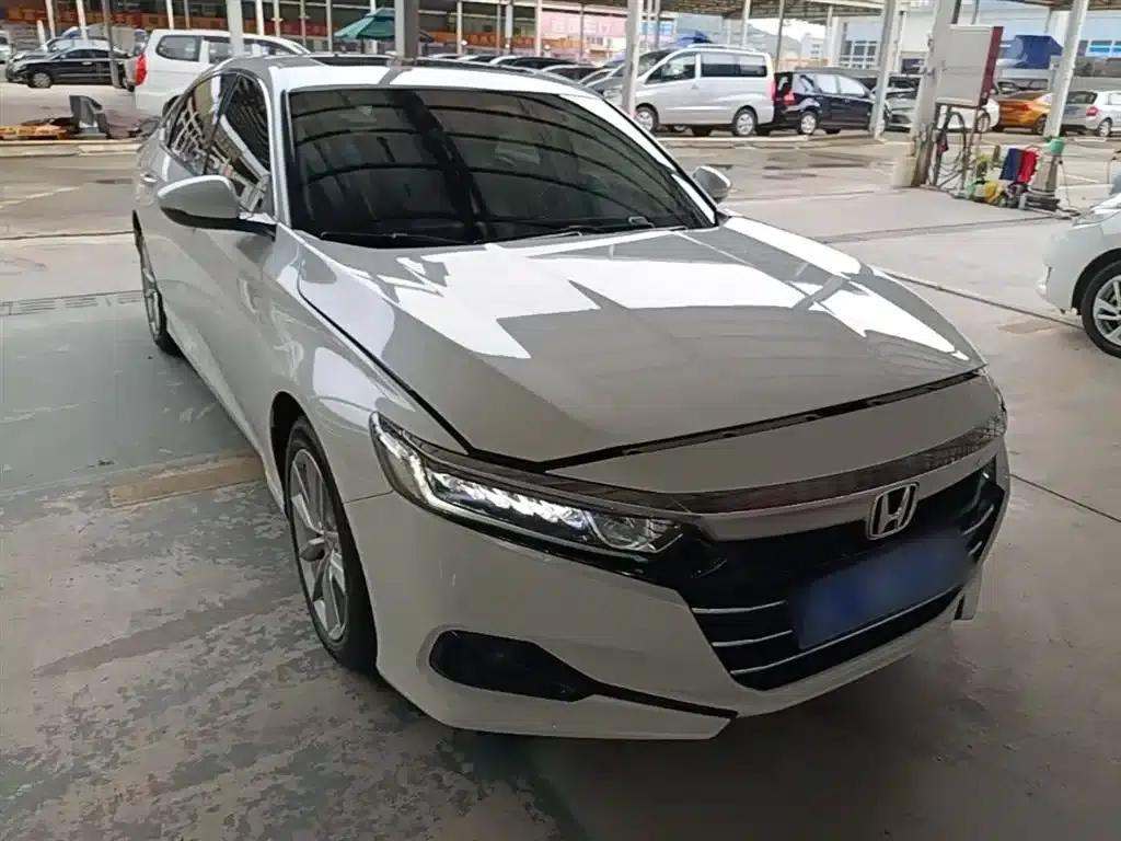 2022 Honda Accord 260TURBO Luxury Edition — миниатюра 4