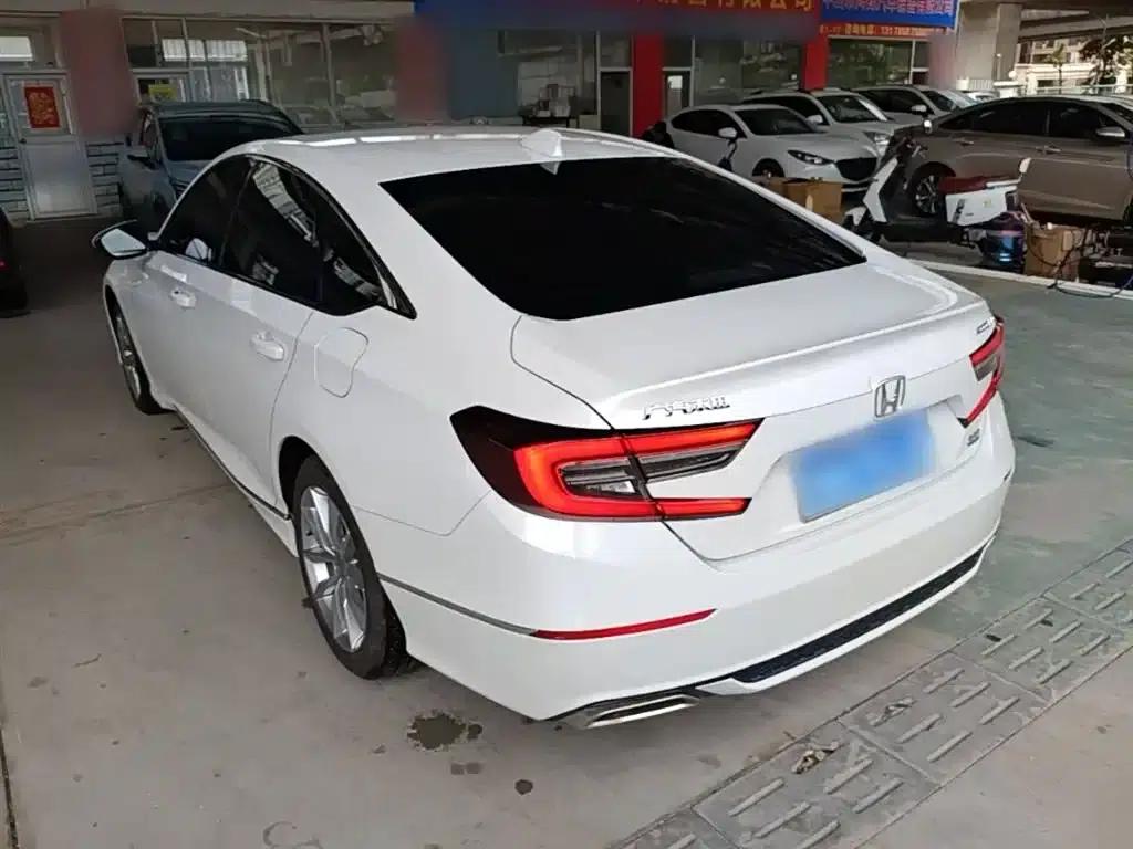 2022 Honda Accord 260TURBO Luxury Edition — миниатюра 5