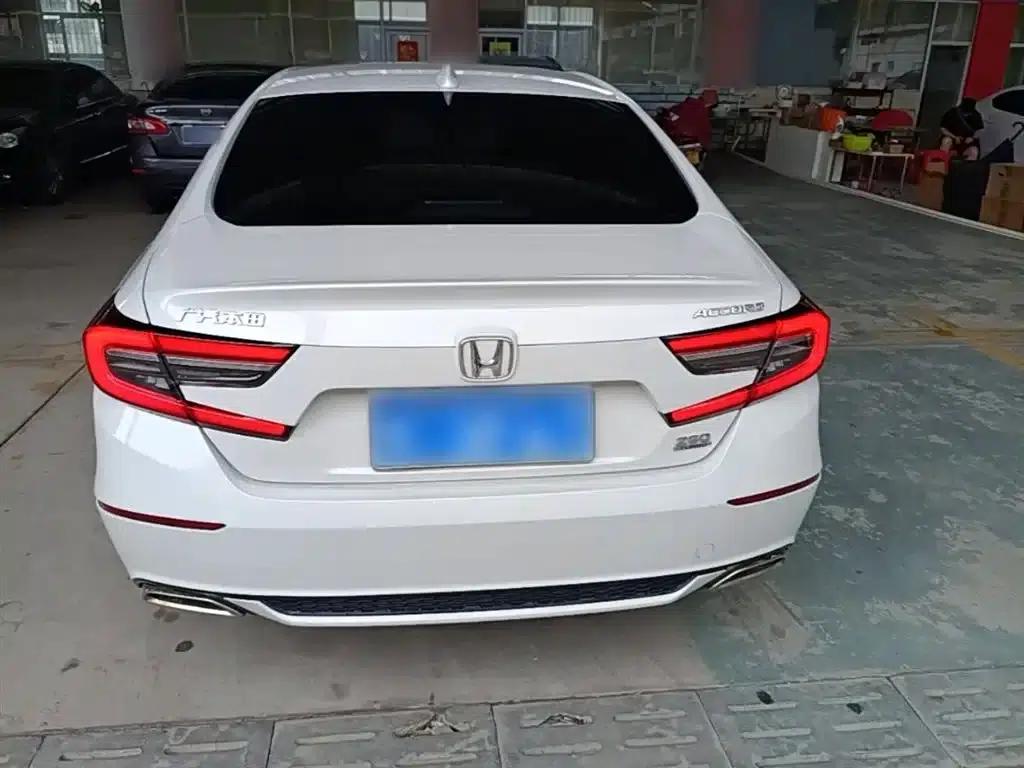 2022 Honda Accord 260TURBO Luxury Edition — миниатюра 6