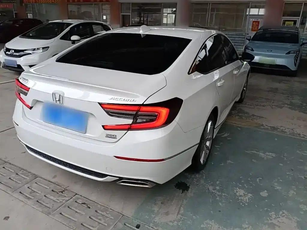 2022 Honda Accord 260TURBO Luxury Edition — миниатюра 7