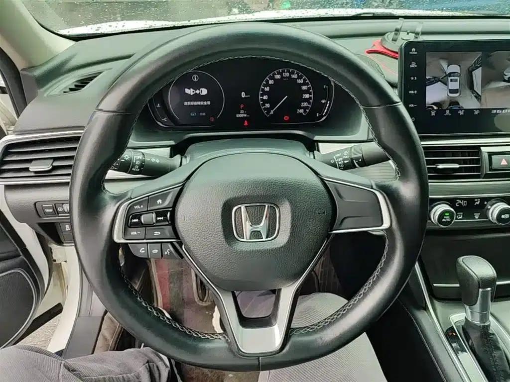 2022 Honda Accord 260TURBO Luxury Edition — миниатюра 11