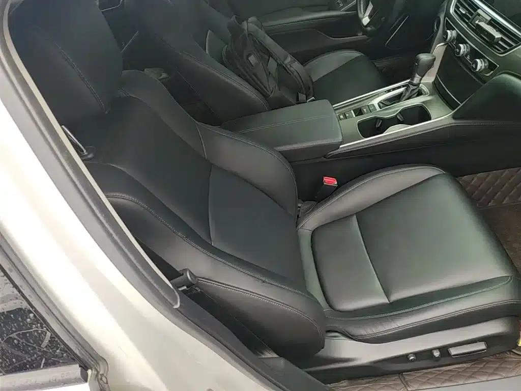 2022 Honda Accord 260TURBO Luxury Edition — миниатюра 25