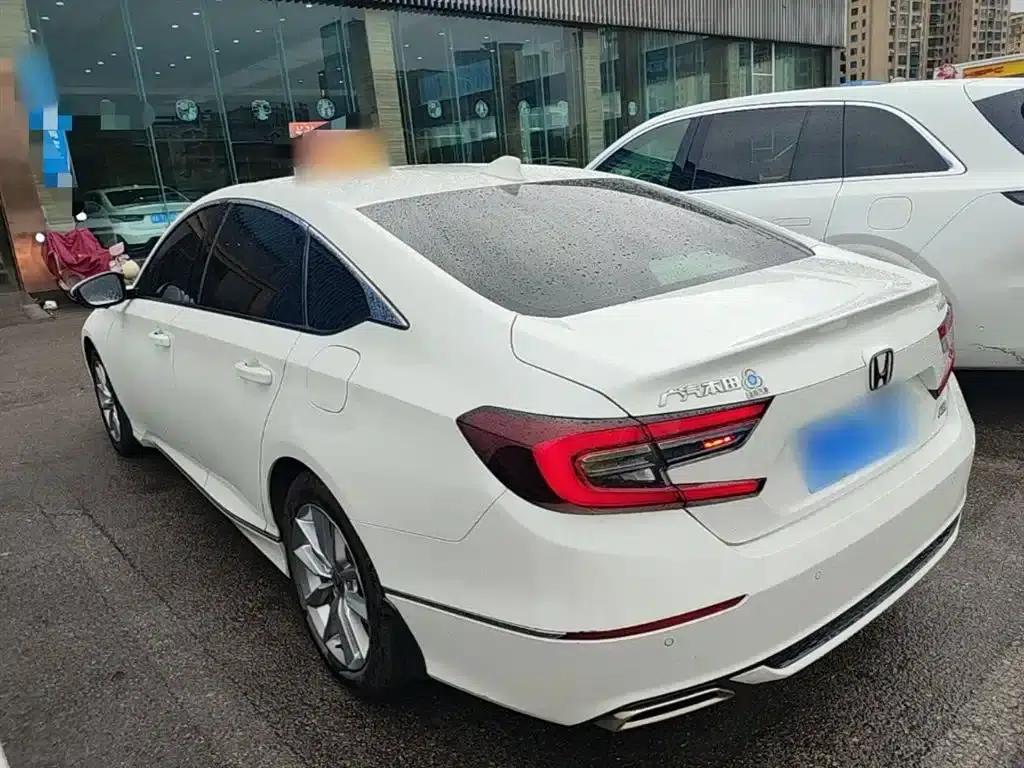 2022 Honda Accord 260TURBO Luxury Edition — миниатюра 5