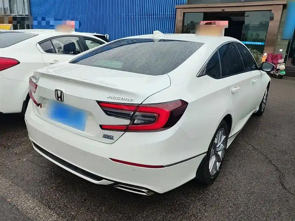 2022 Honda Accord 260TURBO Luxury Edition — миниатюра 7