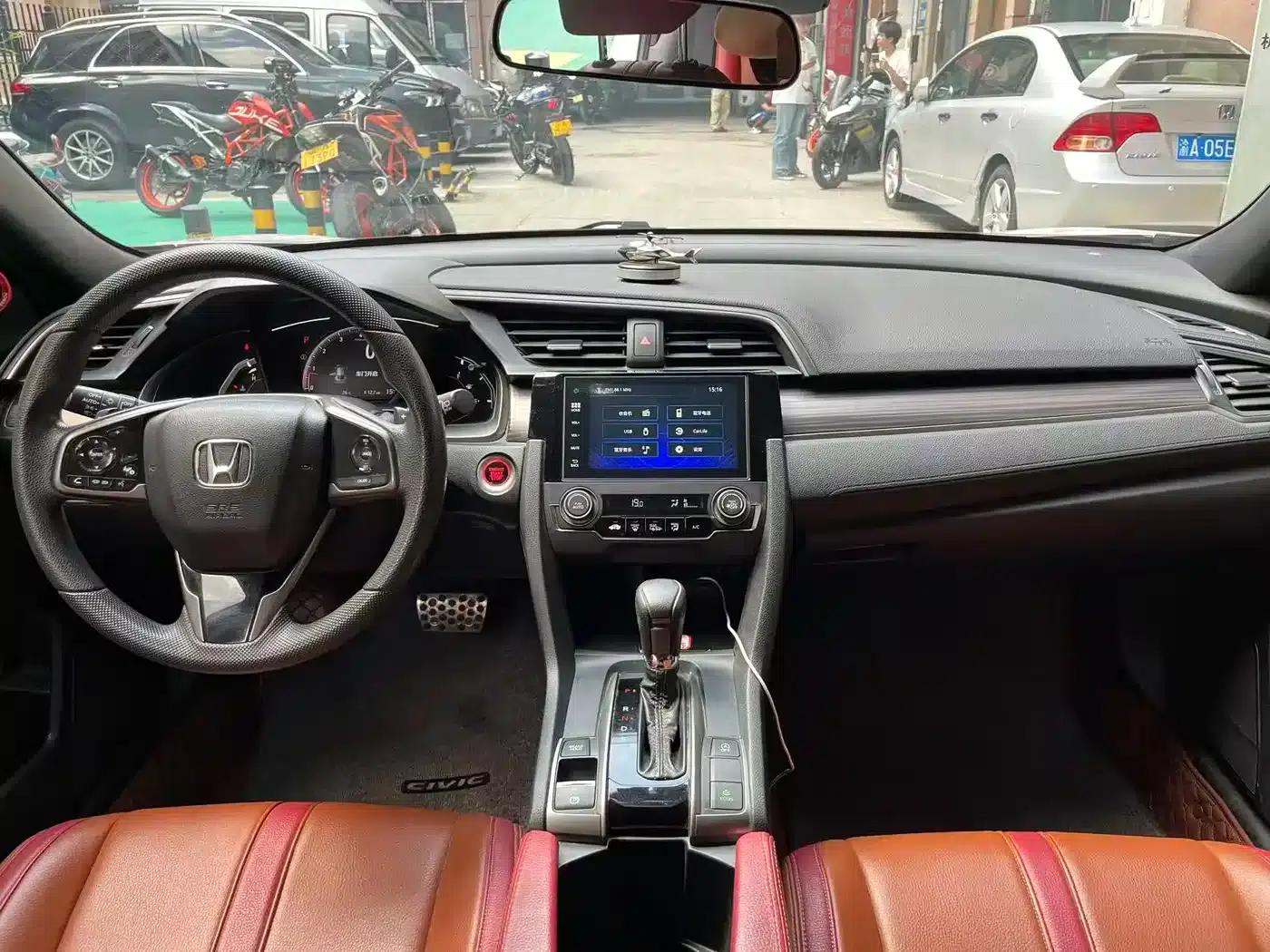 Civic 2021 HATCHBACK 220TURBO CVT Trendy and Cool — миниатюра 7