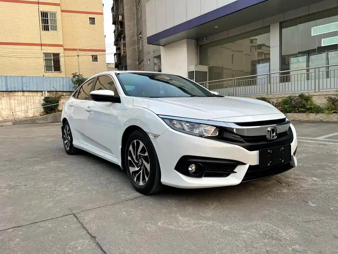 2016 Civic 220TURBO CVT Luxury Edition — миниатюра 3