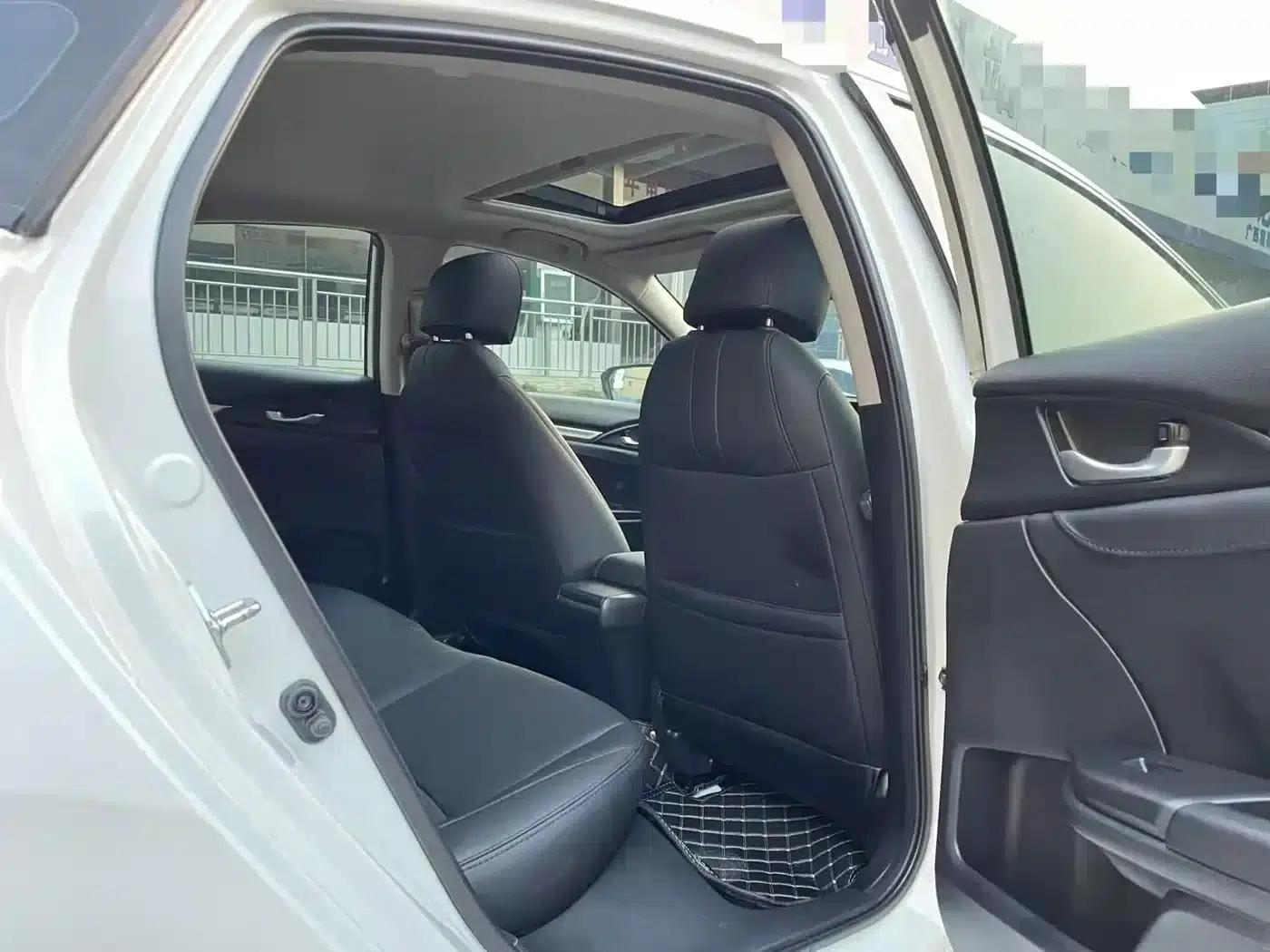 2016 Civic 220TURBO CVT Luxury Edition — миниатюра 7