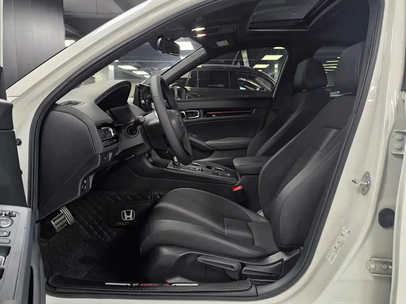 2023 Civic Hatchaback 240TURBO CVT Extreme Edition — миниатюра 4