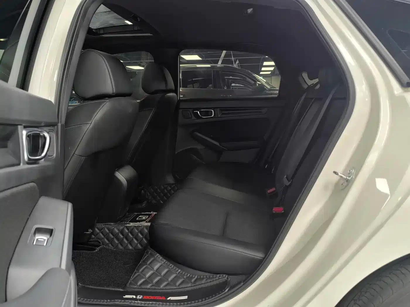 2023 Civic Hatchaback 240TURBO CVT Extreme Edition — миниатюра 6