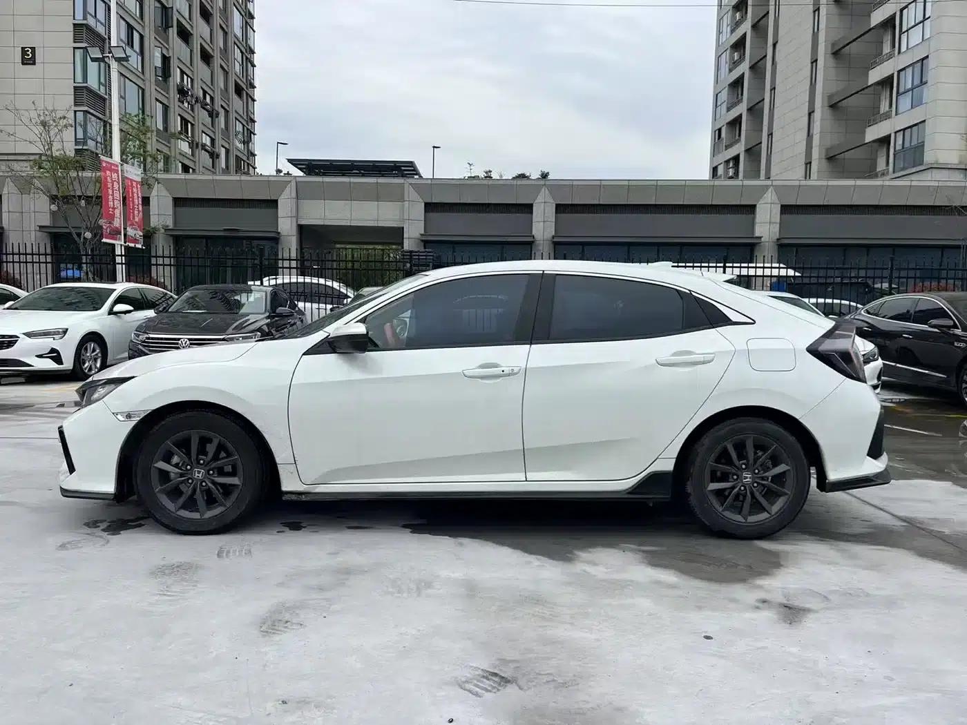 2021 Civic Hatchaback 220TURBO CVT New Elite — миниатюра 8