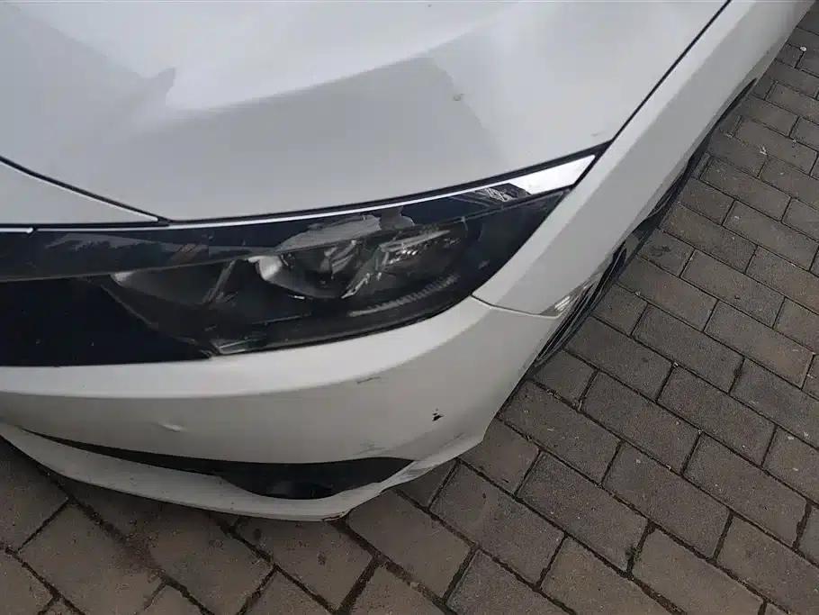2016 Civic 220TURBO CVT Luxury Edition — миниатюра 5