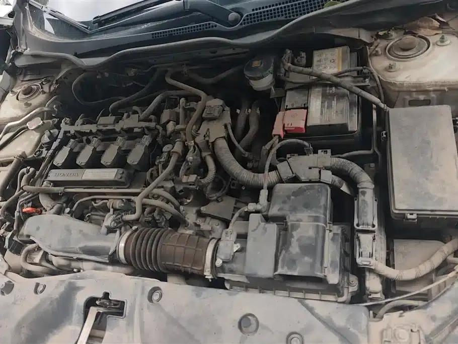 2016 Civic 220TURBO CVT Luxury Edition — миниатюра 10