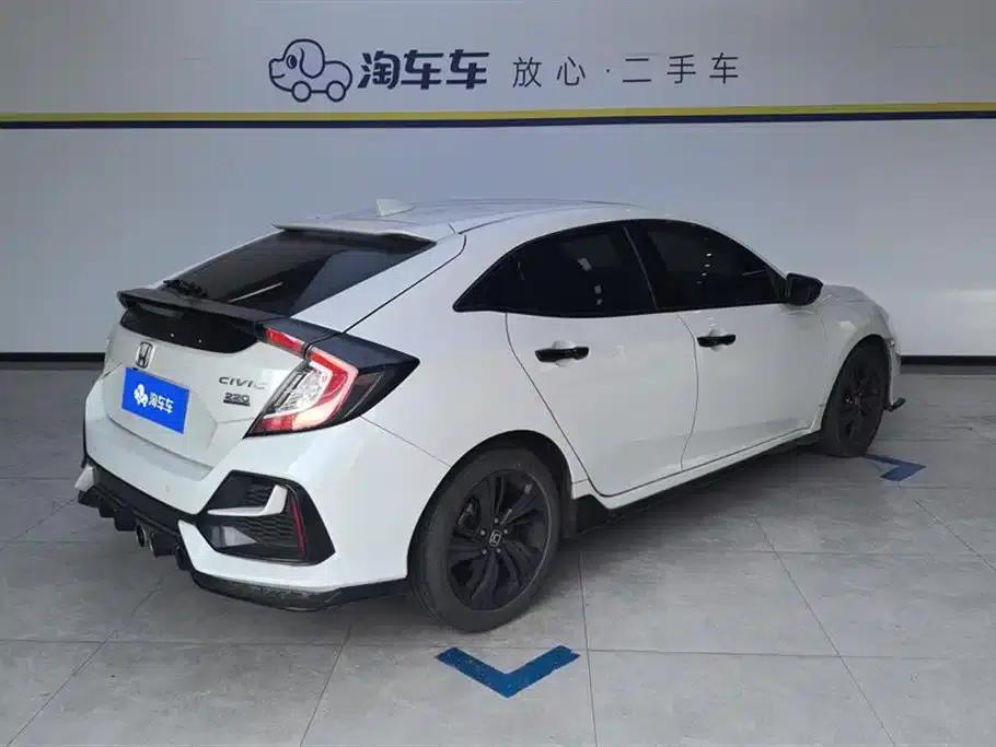 Civic 2021 HATCHBACK 220TURBO CVT Trendy and Cool — миниатюра 3