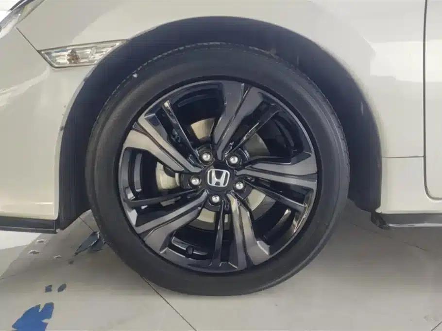 Civic 2021 HATCHBACK 220TURBO CVT Trendy and Cool — миниатюра 6