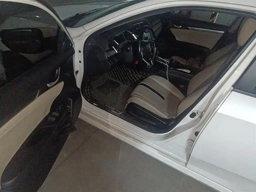 2016 Civic 220TURBO CVT Premium Edition — миниатюра 14