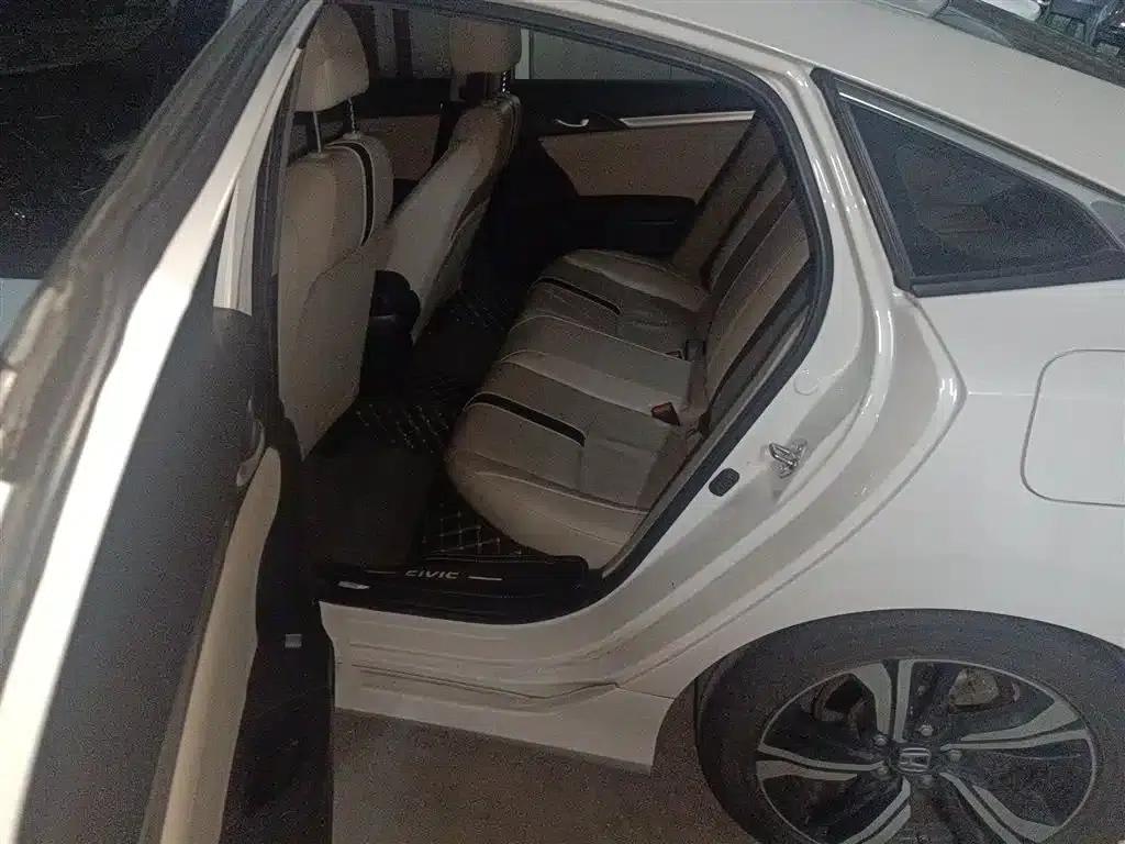 2016 Civic 220TURBO CVT Premium Edition — миниатюра 15
