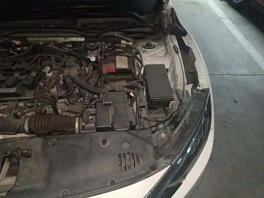 2016 Civic 220TURBO CVT Premium Edition — миниатюра 22