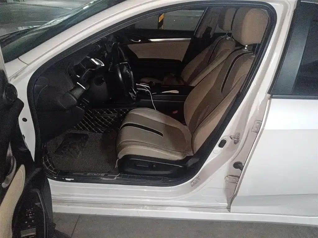 2016 Civic 220TURBO CVT Premium Edition — миниатюра 8