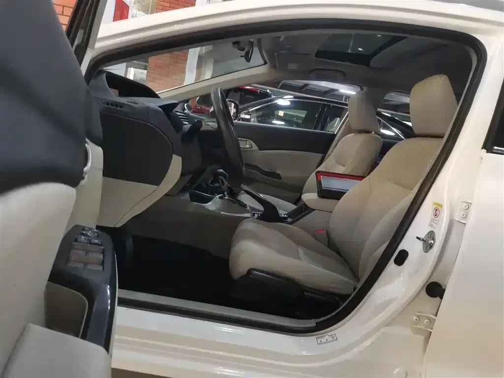 2014 Civic 1.8L Automatic Comfort Edition — миниатюра 12