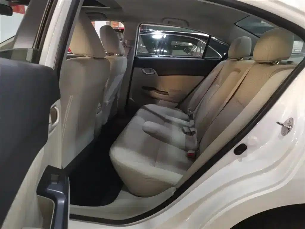 2014 Civic 1.8L Automatic Comfort Edition — миниатюра 13