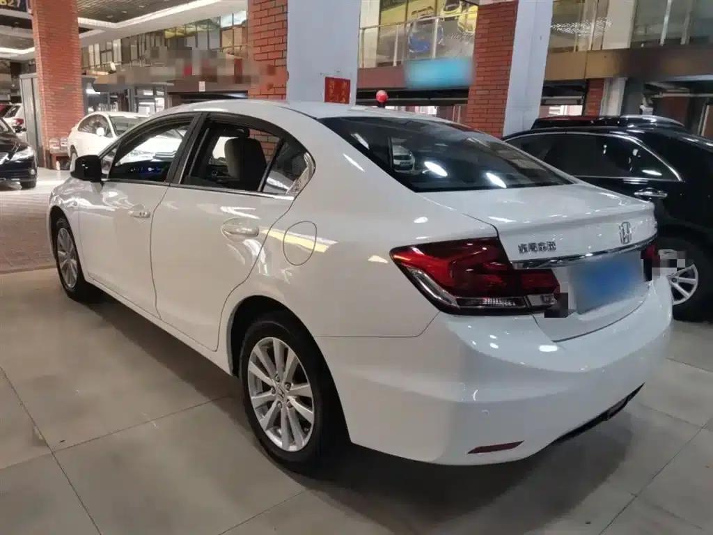 2014 Civic 1.8L Automatic Comfort Edition — миниатюра 23
