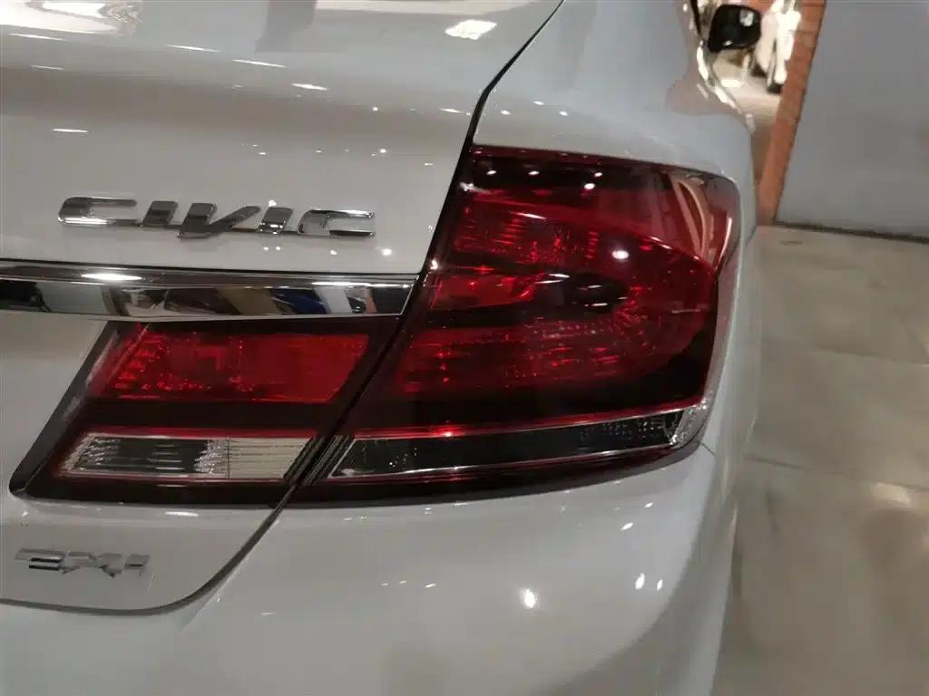2014 Civic 1.8L Automatic Comfort Edition — миниатюра 24