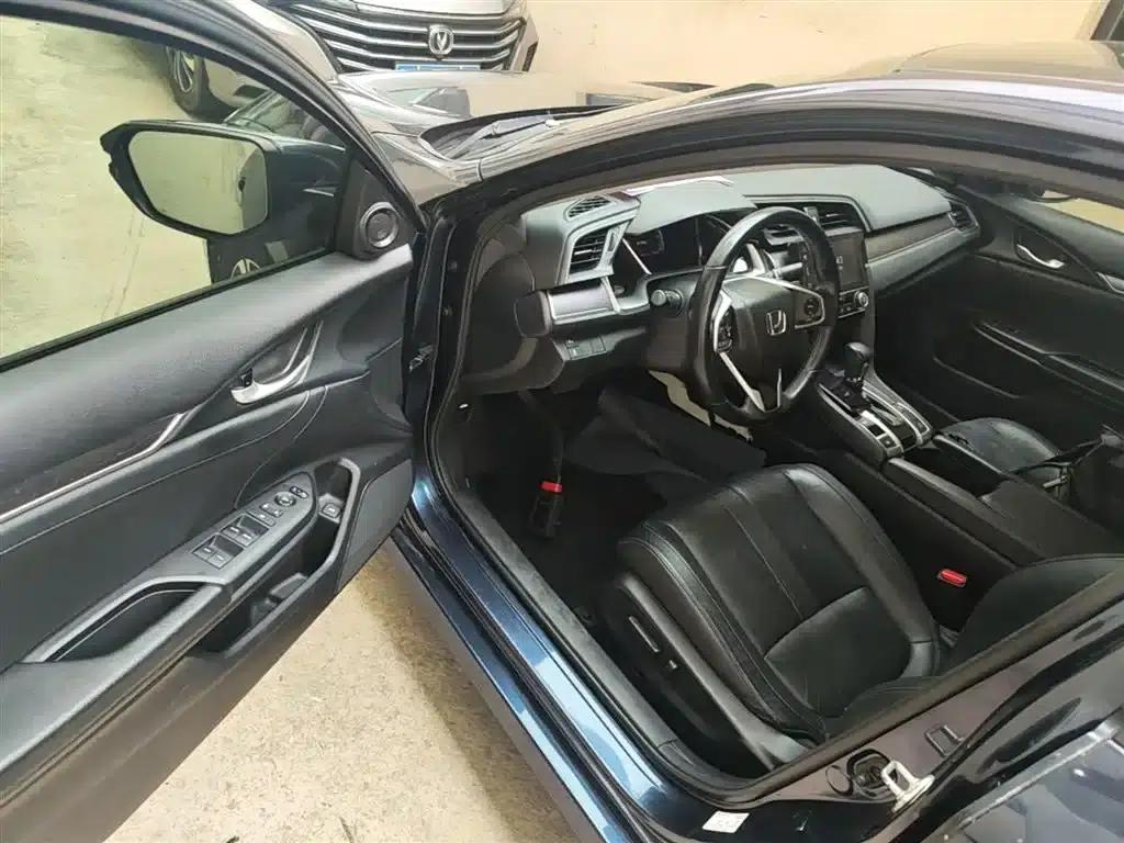 2016 Civic 220TURBO CVT Premium Edition — миниатюра 16