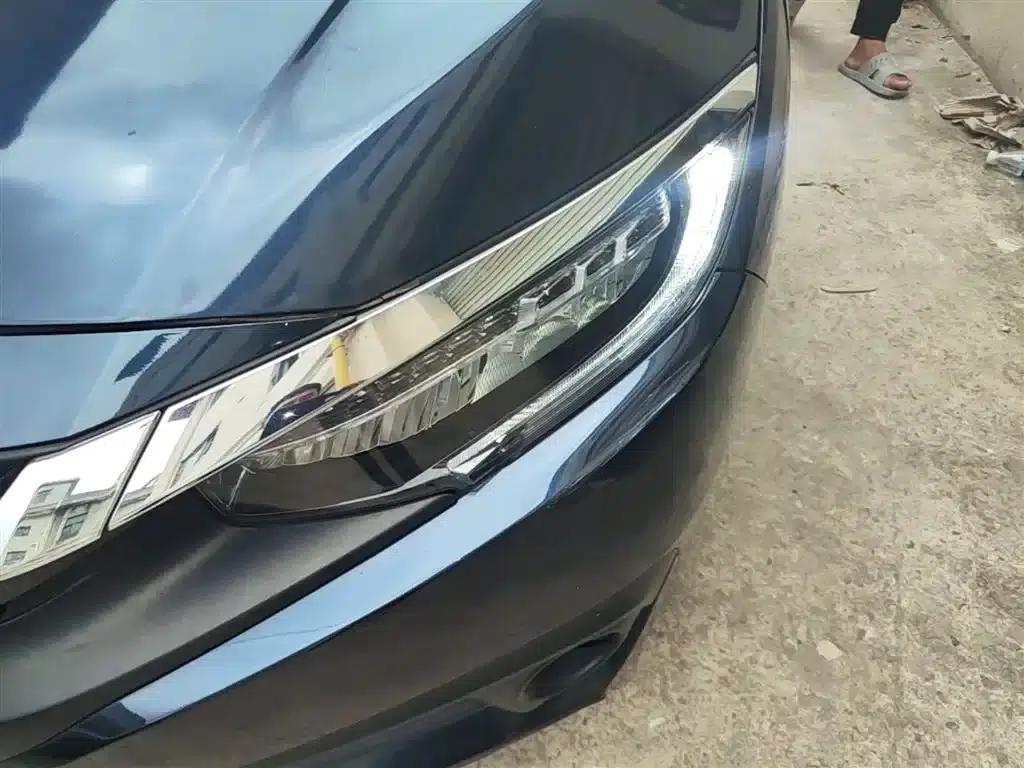 2016 Civic 220TURBO CVT Premium Edition — миниатюра 24