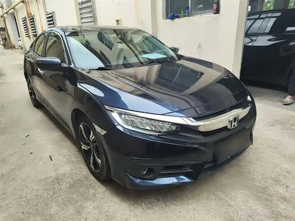 2016 Civic 220TURBO CVT Premium Edition — миниатюра 4