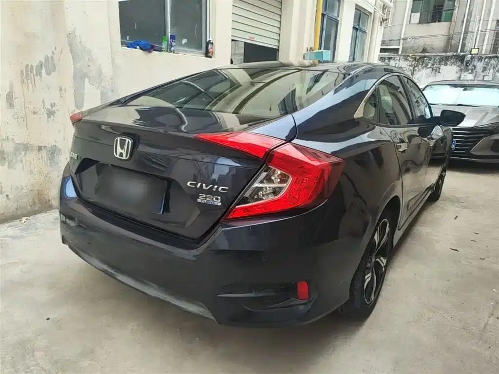 2016 Civic 220TURBO CVT Premium Edition — миниатюра 7
