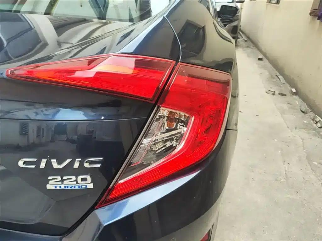 2016 Civic 220TURBO CVT Premium Edition — миниатюра 8