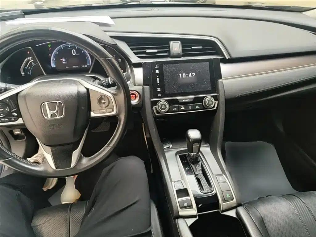 2016 Civic 220TURBO CVT Premium Edition — миниатюра 10