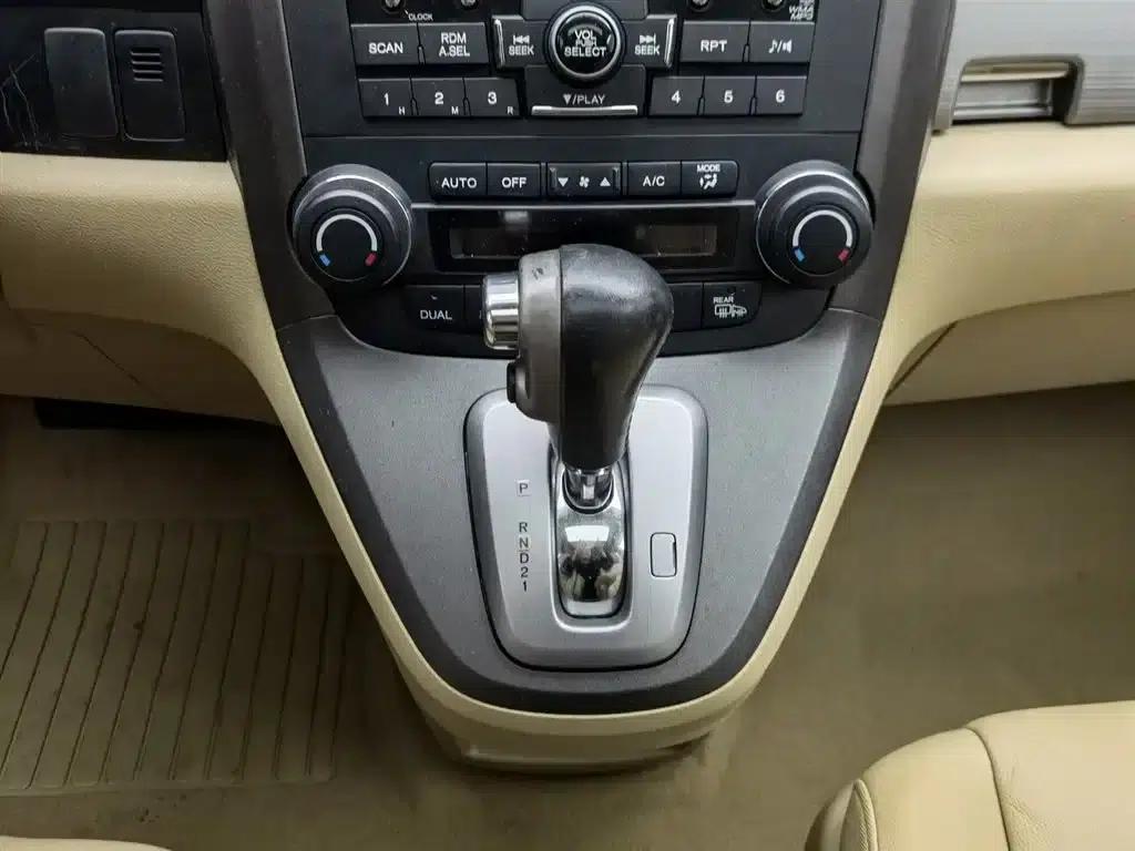 Honda CR-V 2010 2.4L Automatic 4WD Luxury Edition — миниатюра 13