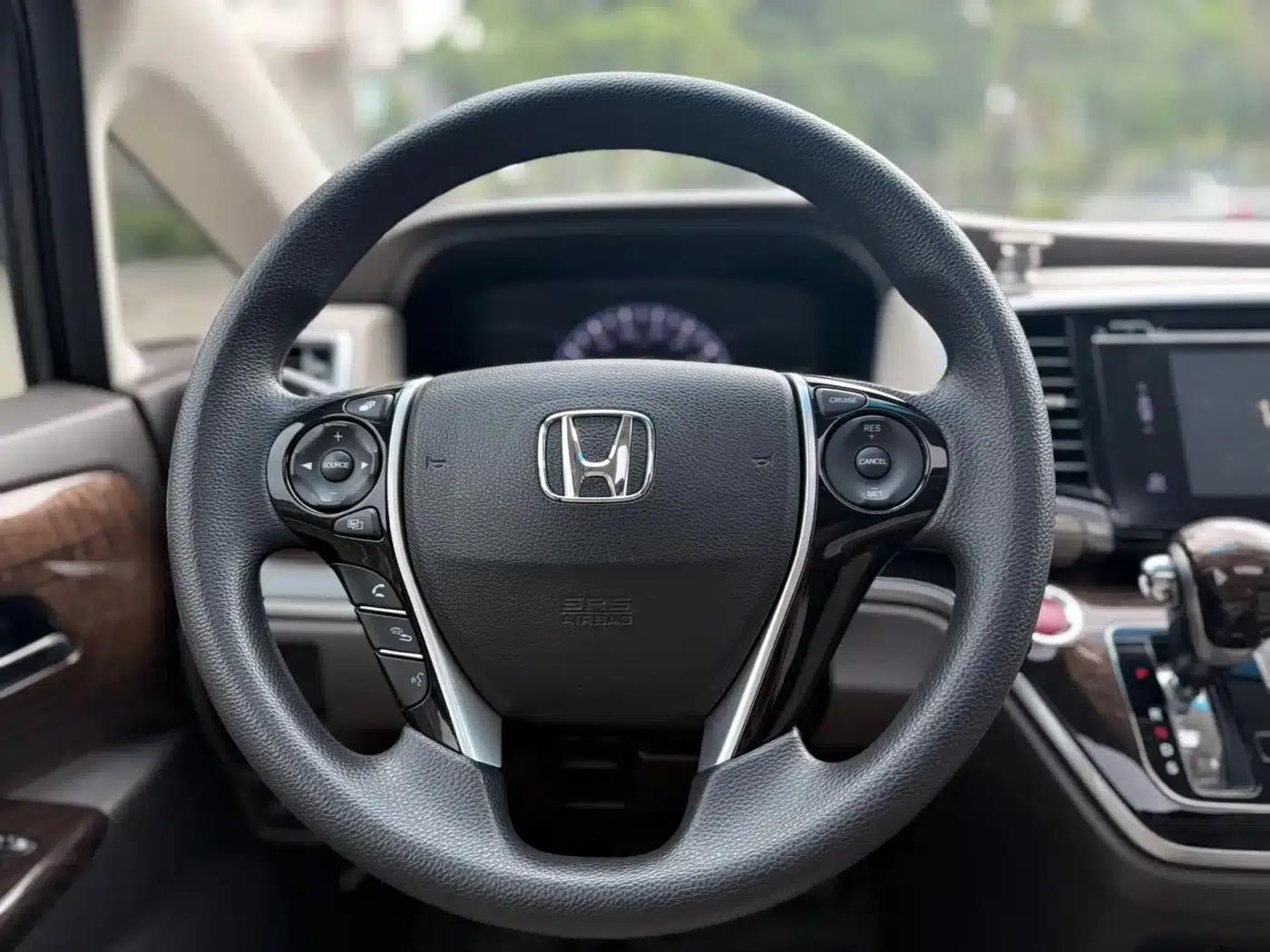 2015 Odyssey Facelift 2.4L Luxury Edition — миниатюра 11
