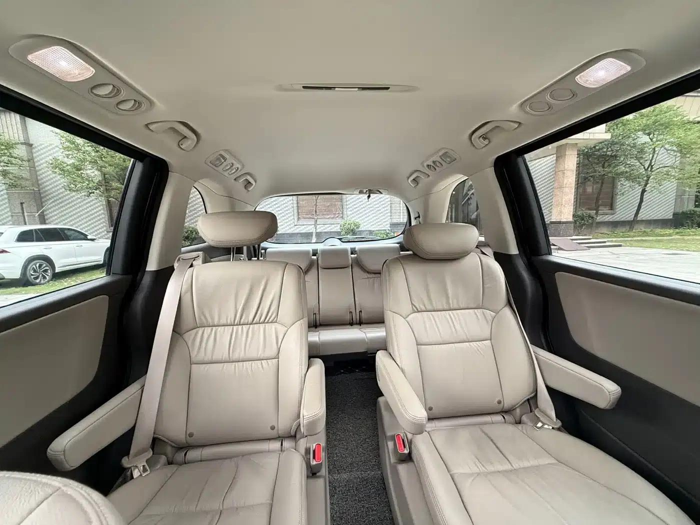 2015 Odyssey Facelift 2.4L Luxury Edition — миниатюра 16