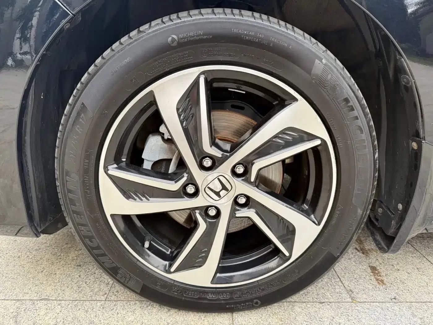 2015 Odyssey Facelift 2.4L Luxury Edition — миниатюра 18