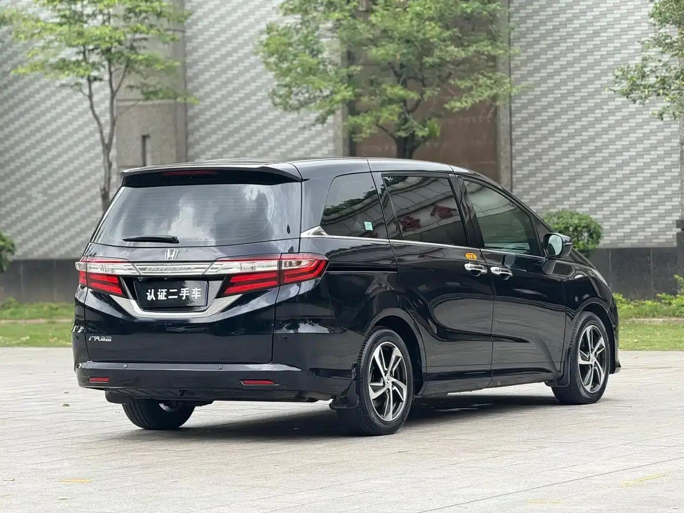 2015 Odyssey Facelift 2.4L Luxury Edition — миниатюра 21