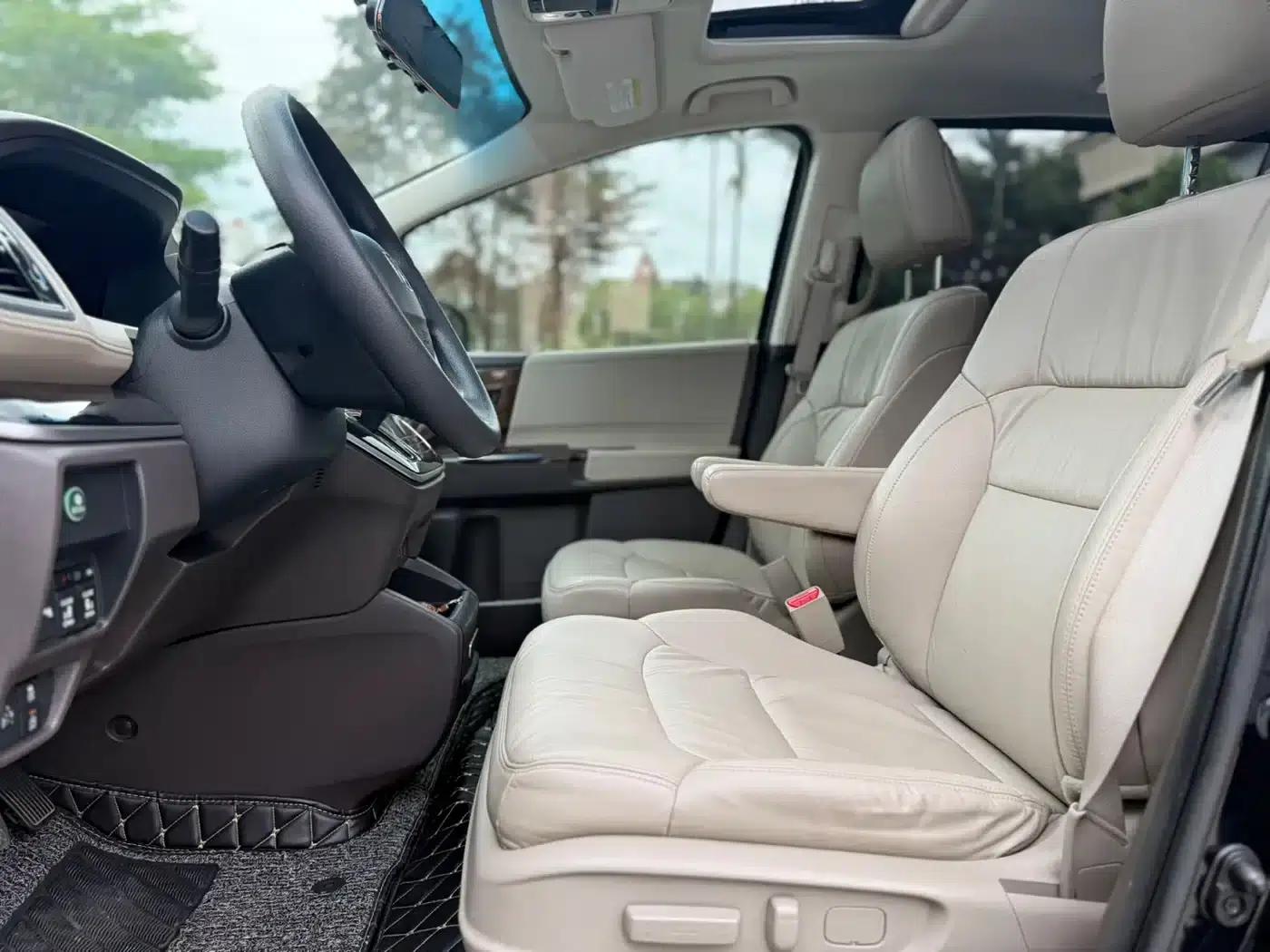 2015 Odyssey Facelift 2.4L Luxury Edition — миниатюра 5
