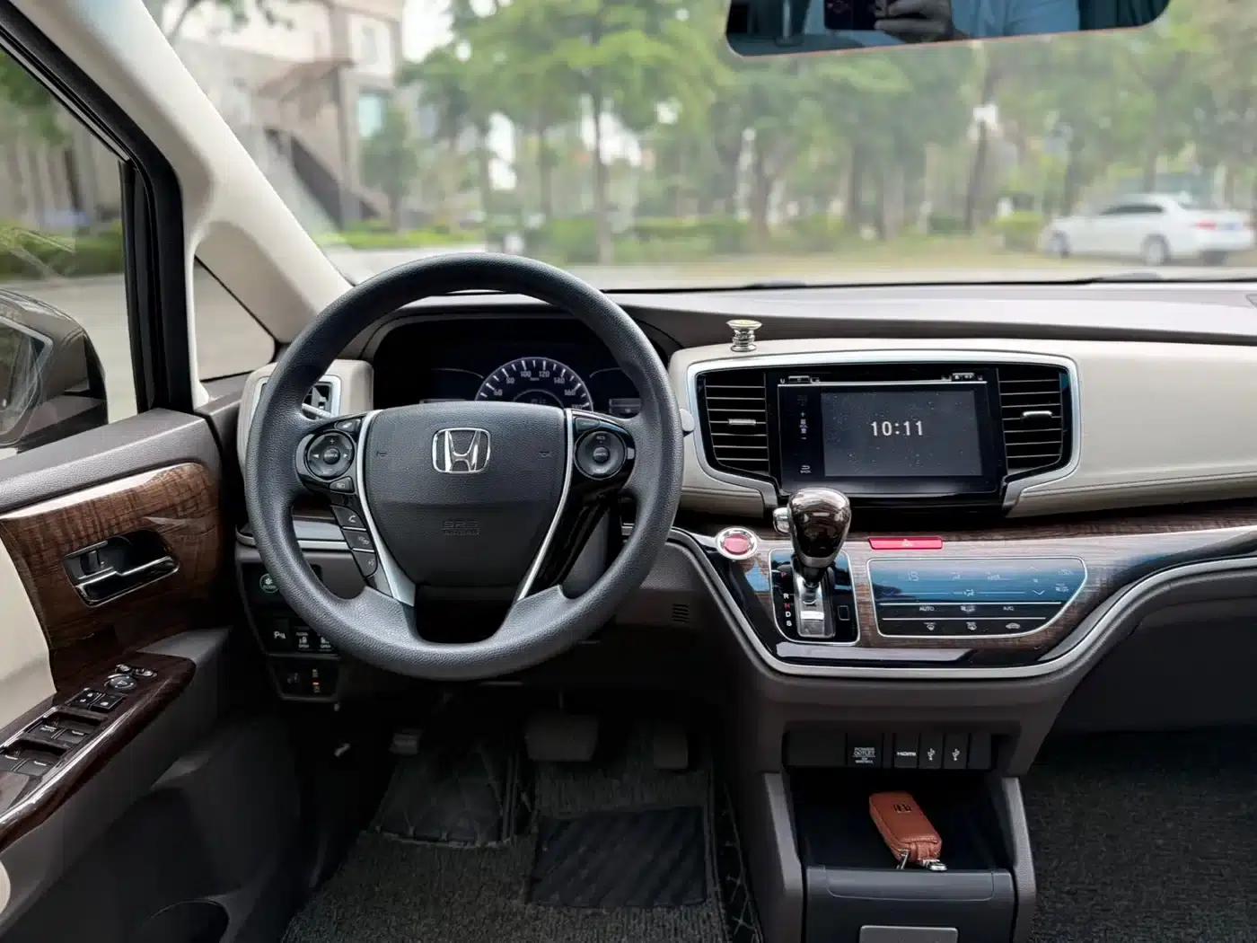 2015 Odyssey Facelift 2.4L Luxury Edition — миниатюра 10