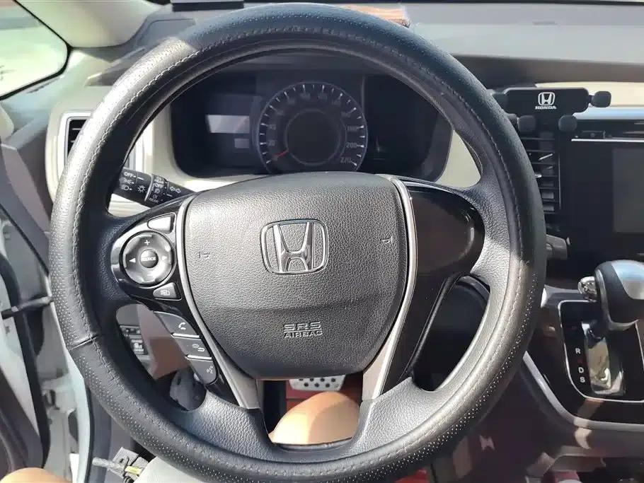 2015 Odyssey Facelift 2.4L Luxury Edition — миниатюра 15