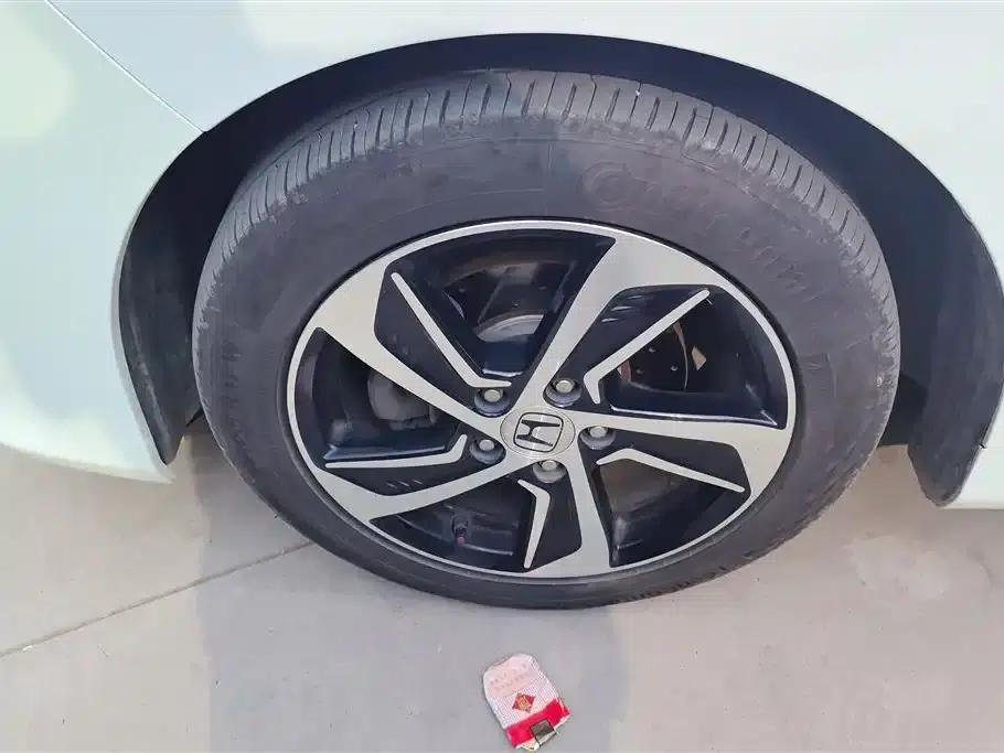 2015 Odyssey Facelift 2.4L Luxury Edition — миниатюра 6